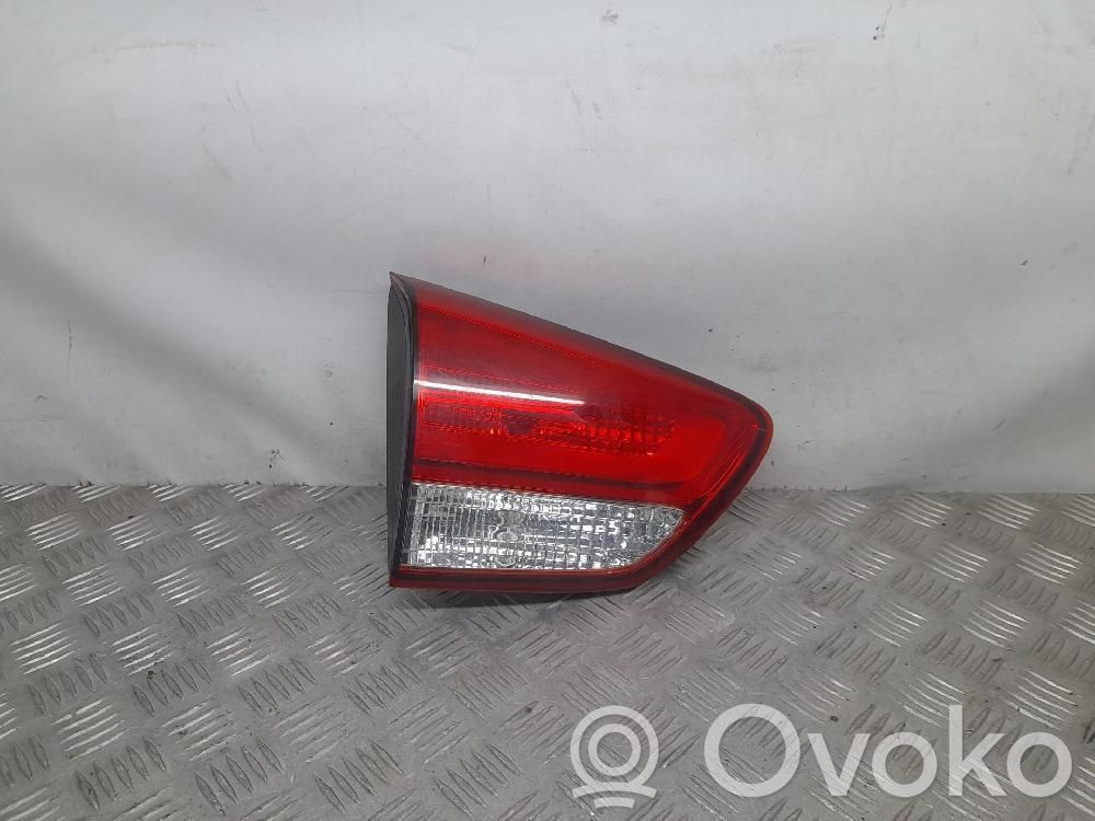 KIA Carens III Luci posteriori del portellone del bagagliaio