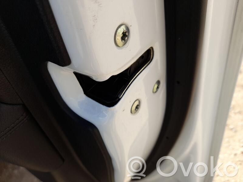 KIA Carens III Încuietoare ușă față 