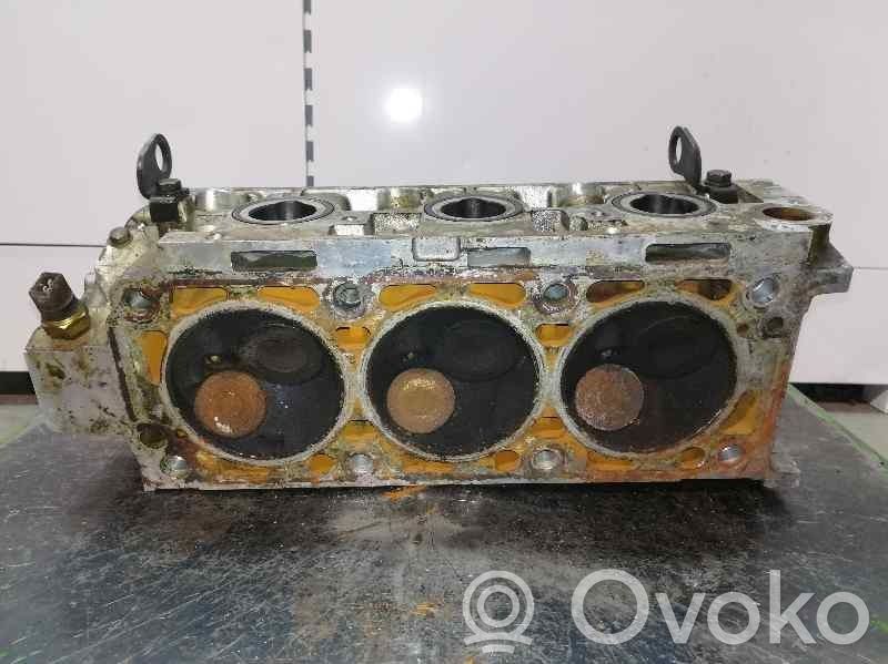 Culata del motor   7946000218