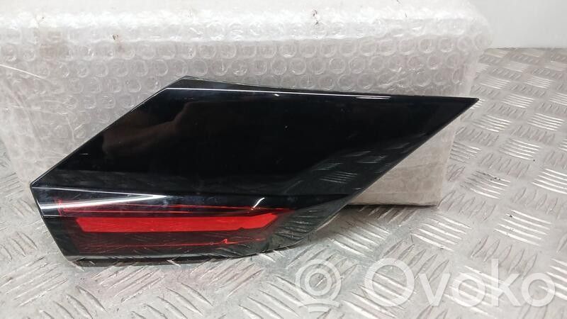 Moldura embellecedora   9835109680