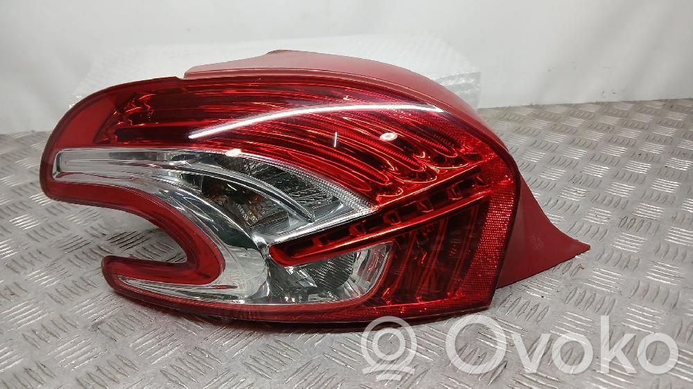 Peugeot 208 I Lampă spate în caroserie 