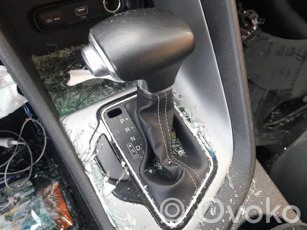 KIA Niro Lewarek zmiany biegów / górny 