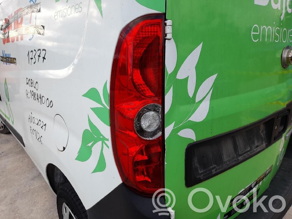 Fiat Doblo Feux arrière / postérieurs