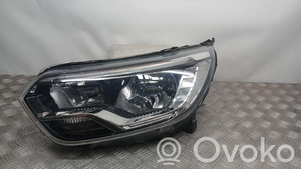 Renault Express Lampa przednia 