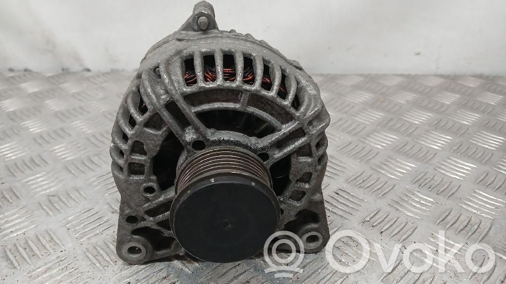 Nissan Juke I F15 Generator/alternator 