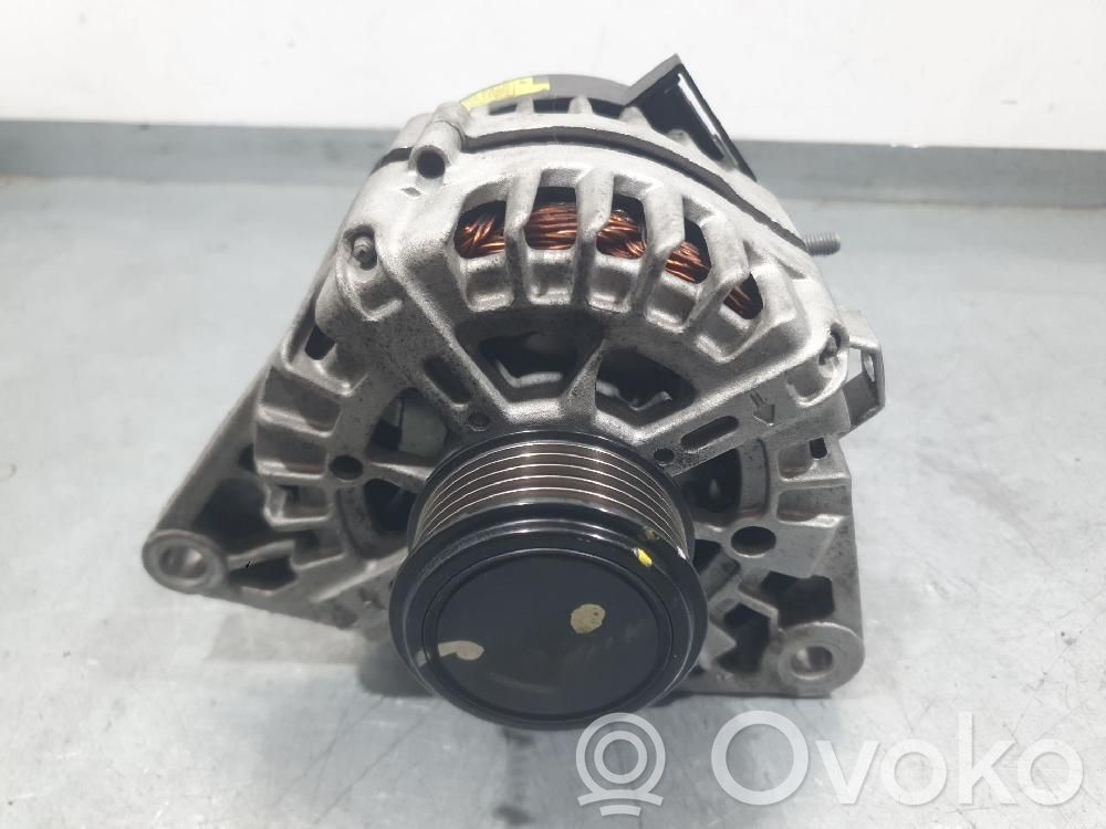 Alternador   373002A850,VALEO