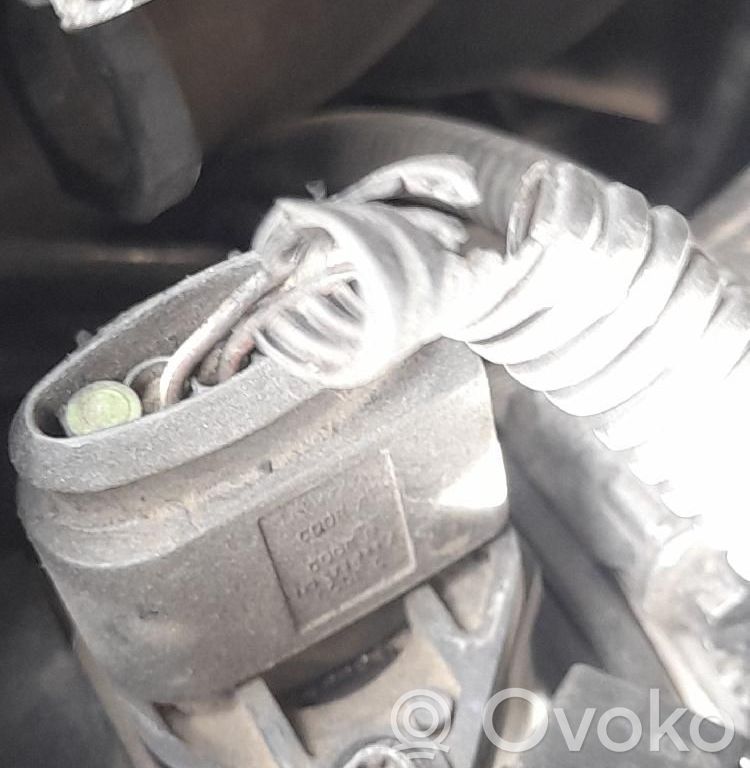 Caudalímetro de flujo del aire   05033320AA