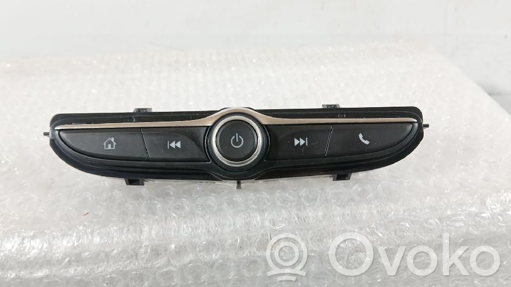 Opel Astra K Mando de control del sonido 