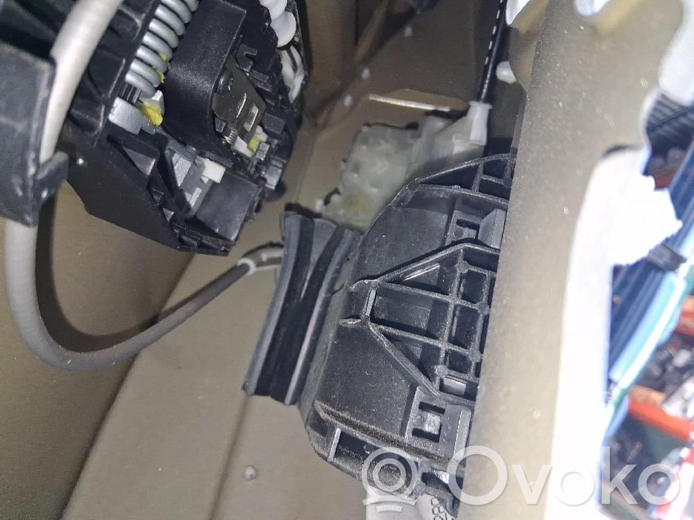 Citroen C-Elysée Zamek drzwi tylnych
