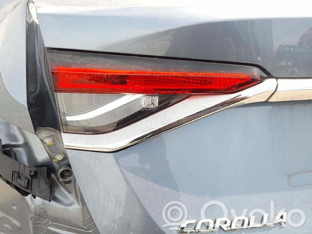 Toyota Corolla E210 E21 Lampy tylnej klapy bagażnika