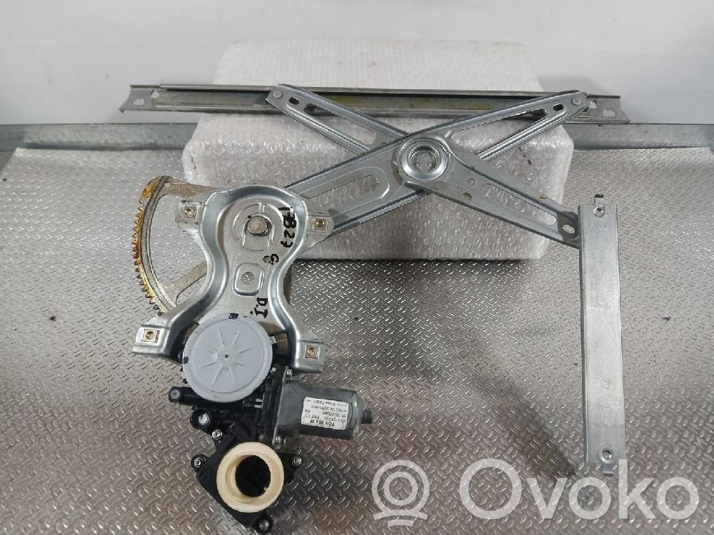 Toyota Yaris Alzacristalli della portiera anteriore con motorino 