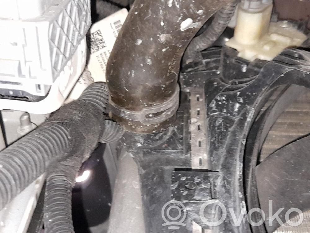 Opel Corsa E Radiatore di raffreddamento 