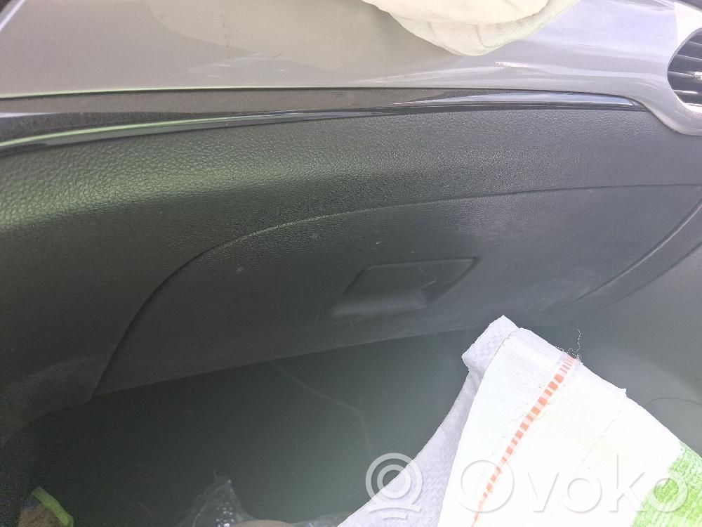 Opel Astra K Vano portaoggetti