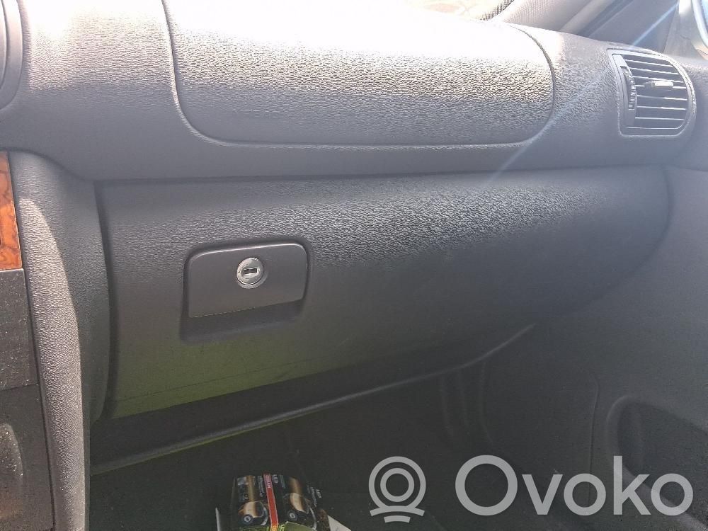 Guantera   8L18570955FS