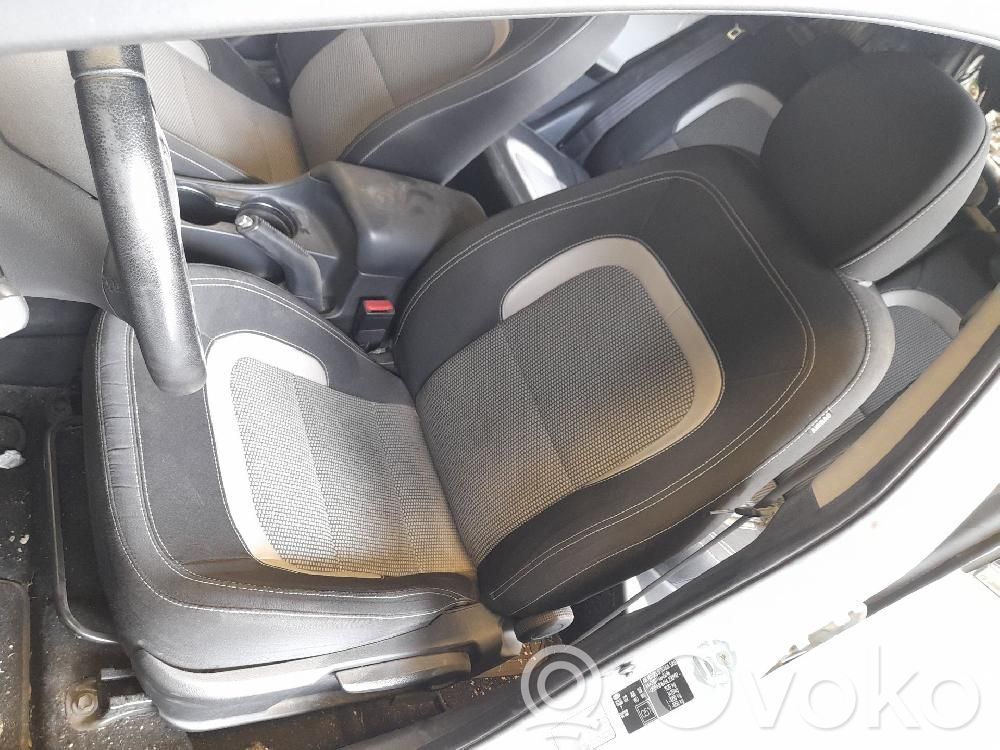 Asiento delantero del conductor