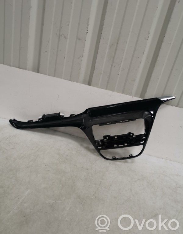 Peugeot 2008 I Radio/GPS head unit trim 