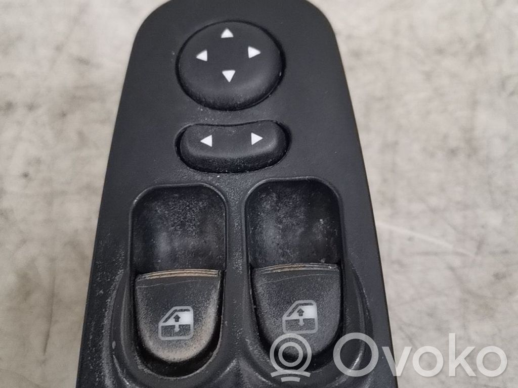 Lancia Ypsilon Electric window control switch 