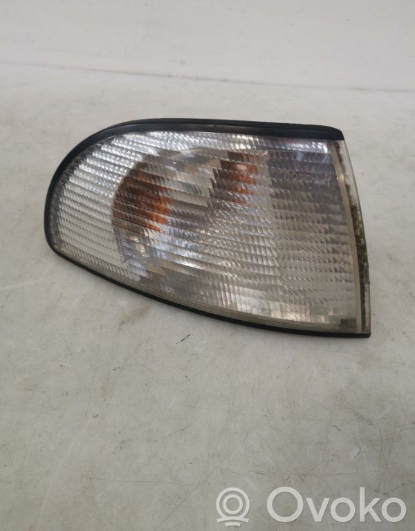Audi A4 S4 B5 8D Front fender indicator light 