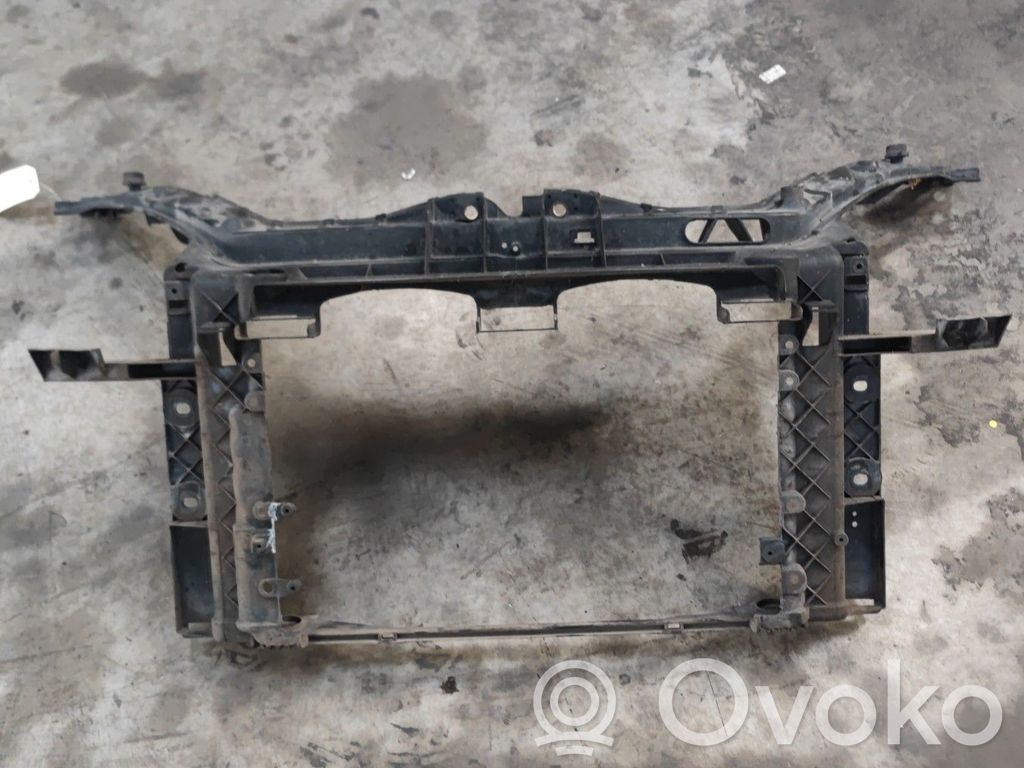Ford Fiesta Radiatoru paneļa augšējā daļa (televizors) 
