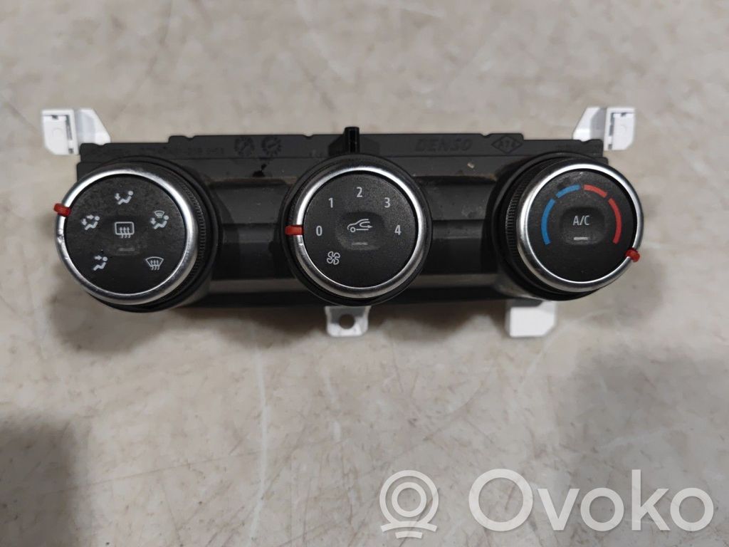 Renault Clio V Climate control unit 