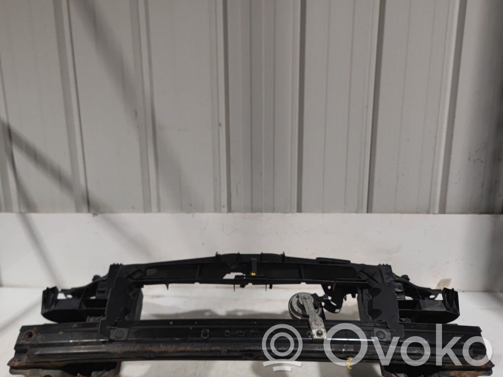 Ford Fusion Radiatoru paneļa augšējā daļa (televizors) 