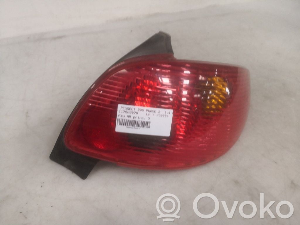Peugeot 206 Galinis žibintas kėbule 