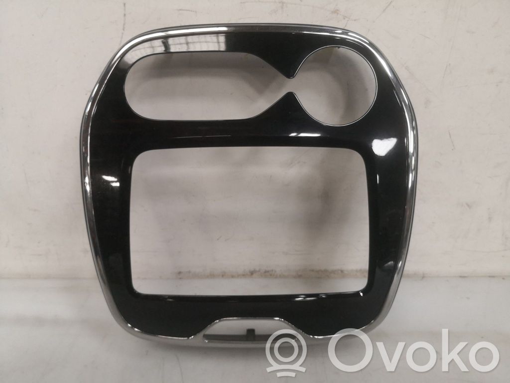 Renault Captur Radio/GPS head unit trim 