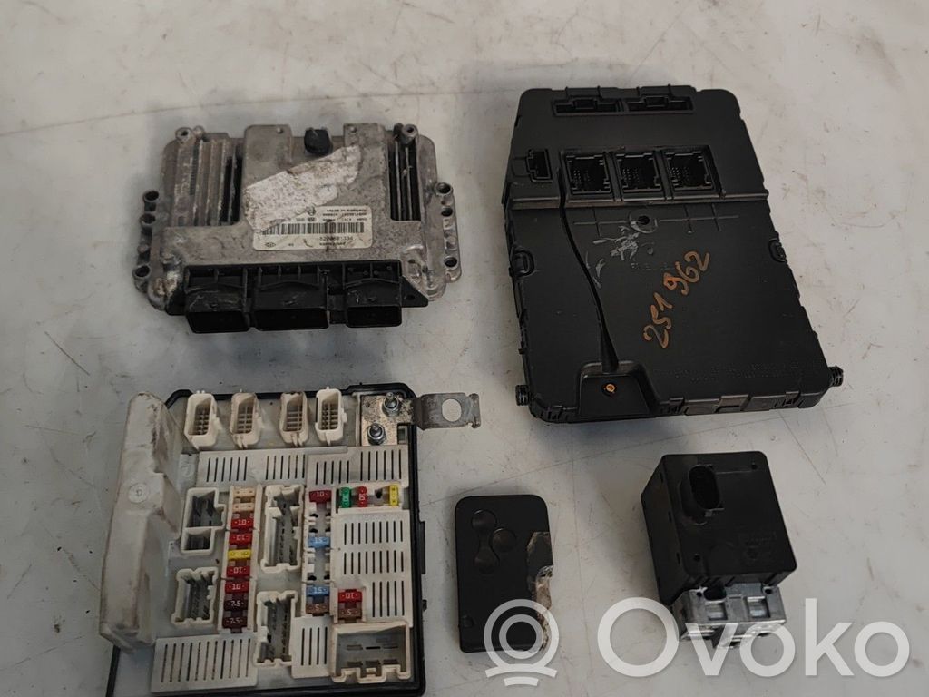 Renault Scenic II -  Grand scenic II Engine ECU kit and lock set 