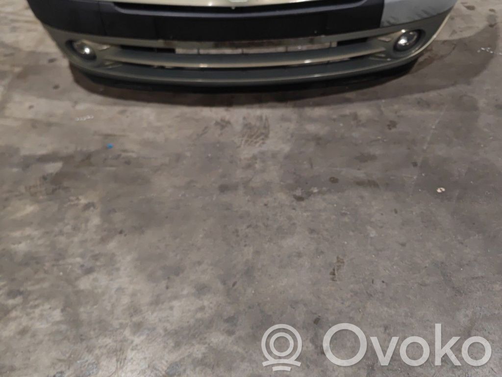 Renault Clio II Priekšējais bamperis 