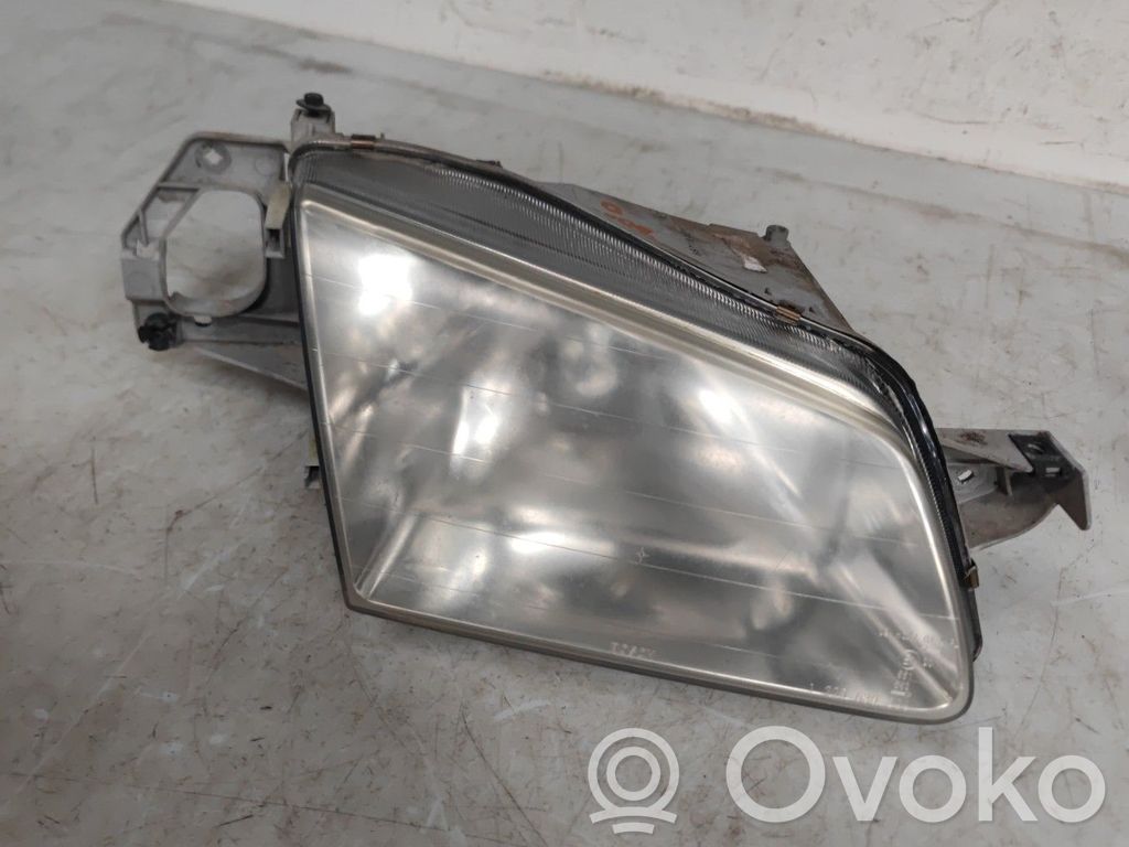 Mazda 323 Phare frontale 