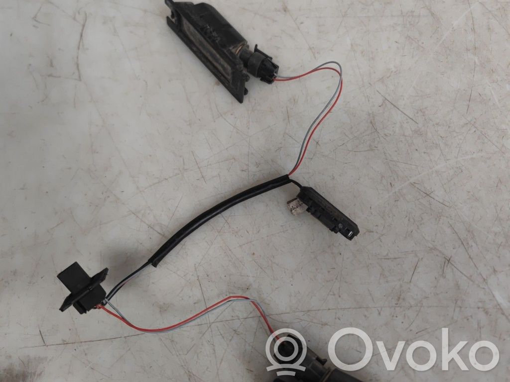 Opel Insignia A Interruptor para abrir la puerta trasera 