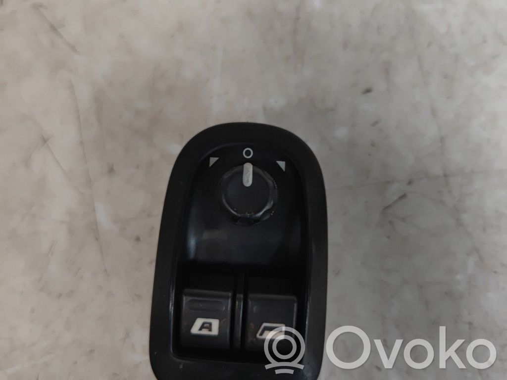 Electric window control switch   00006554WH