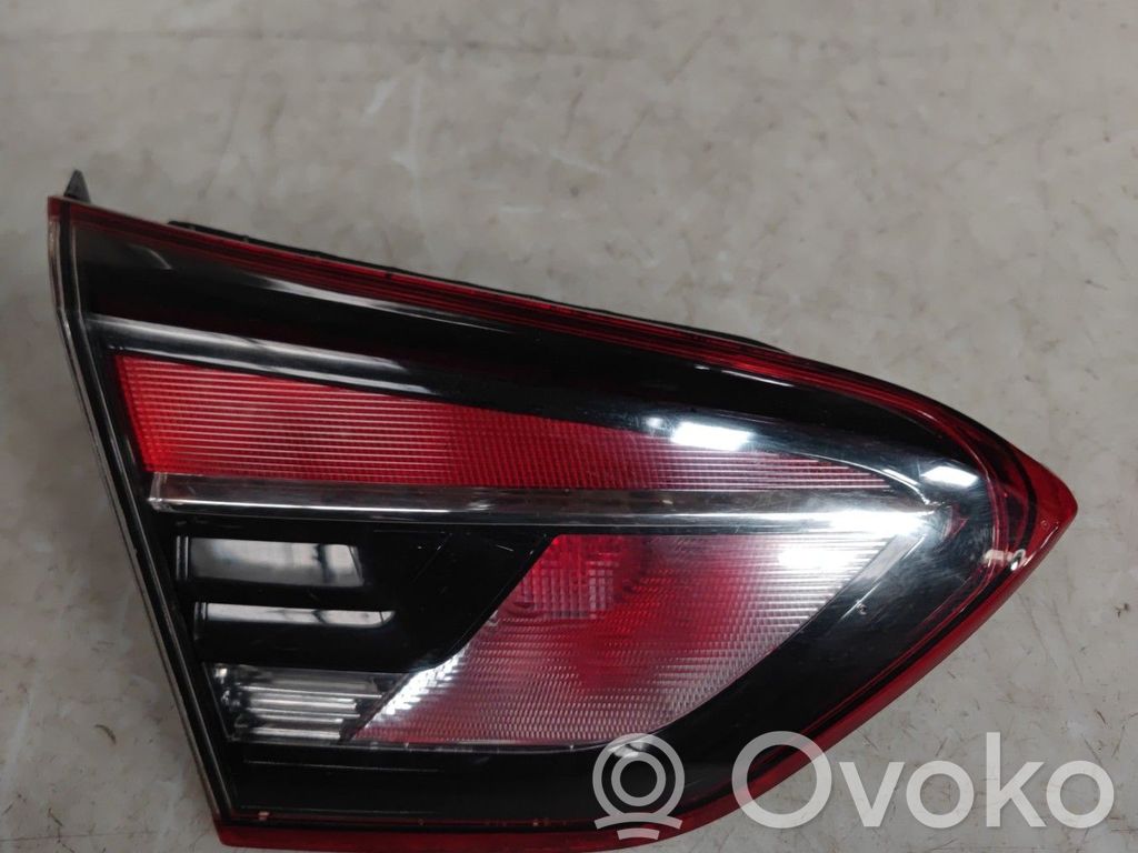 Opel Crossland X Lampy tylnej klapy bagażnika 