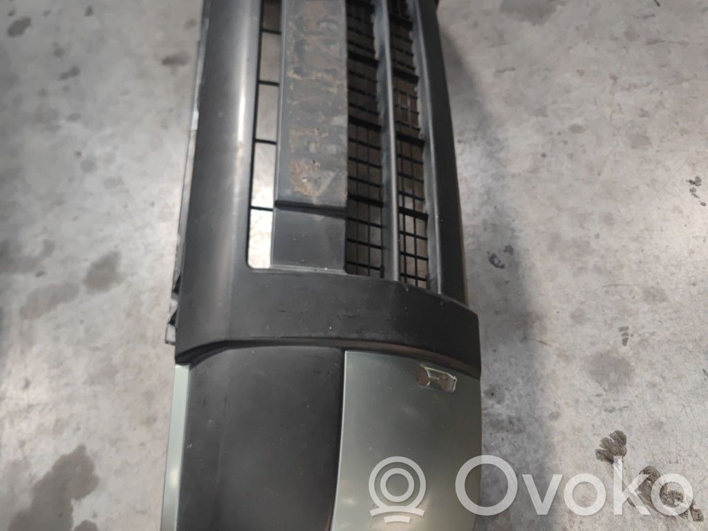 Front bumper   7401W7