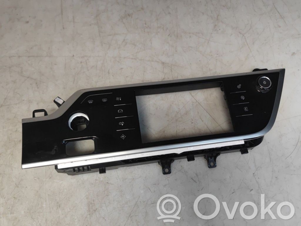 Citroen C4 Grand Picasso Radio/GPS head unit trim 