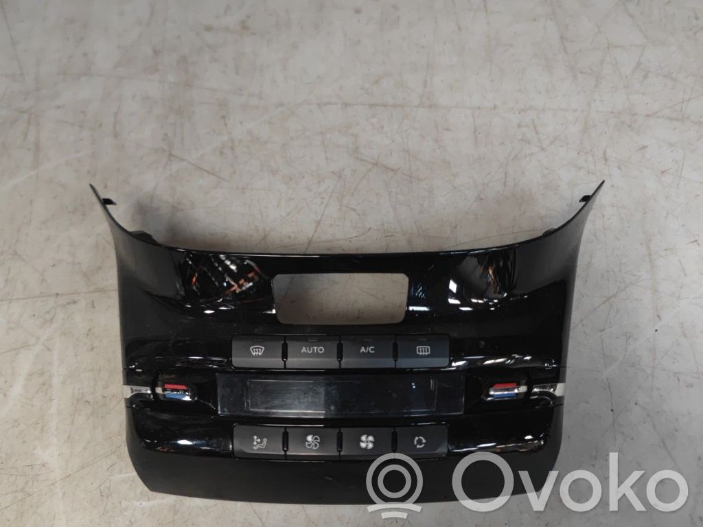 Peugeot 208 I Climate control unit 