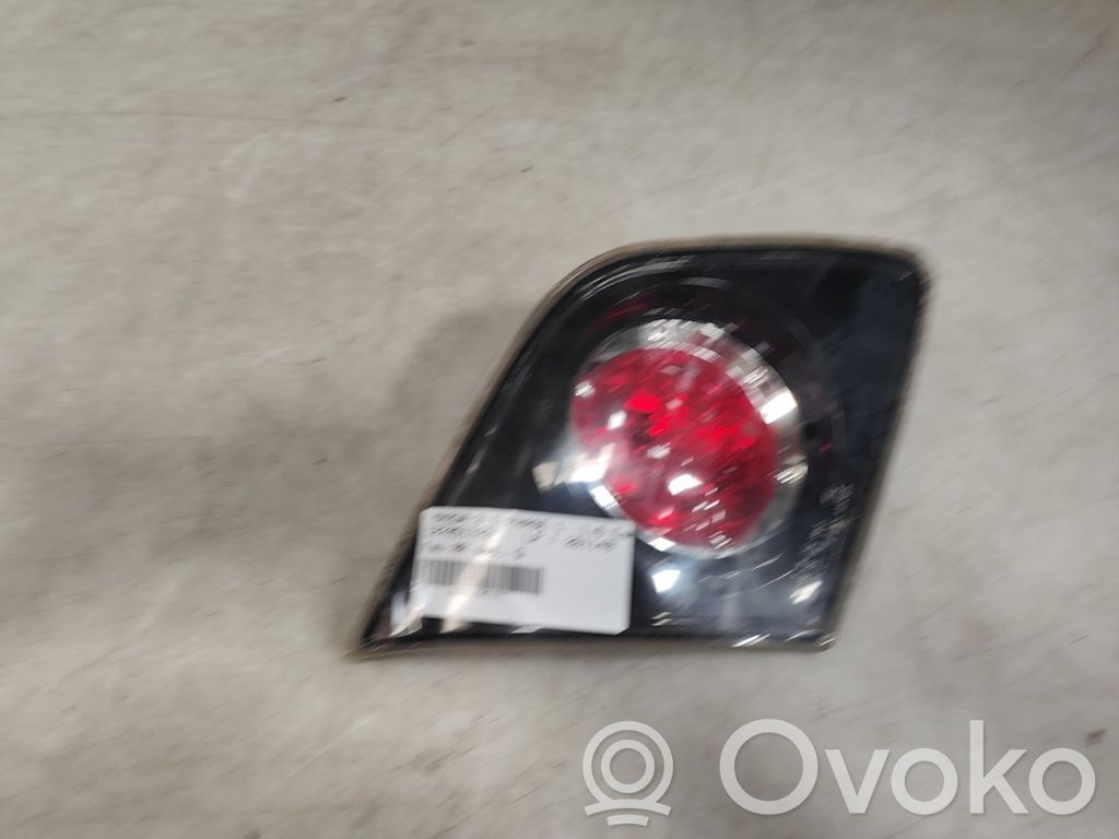Mazda 3 I Lampy tylnej klapy bagażnika 
