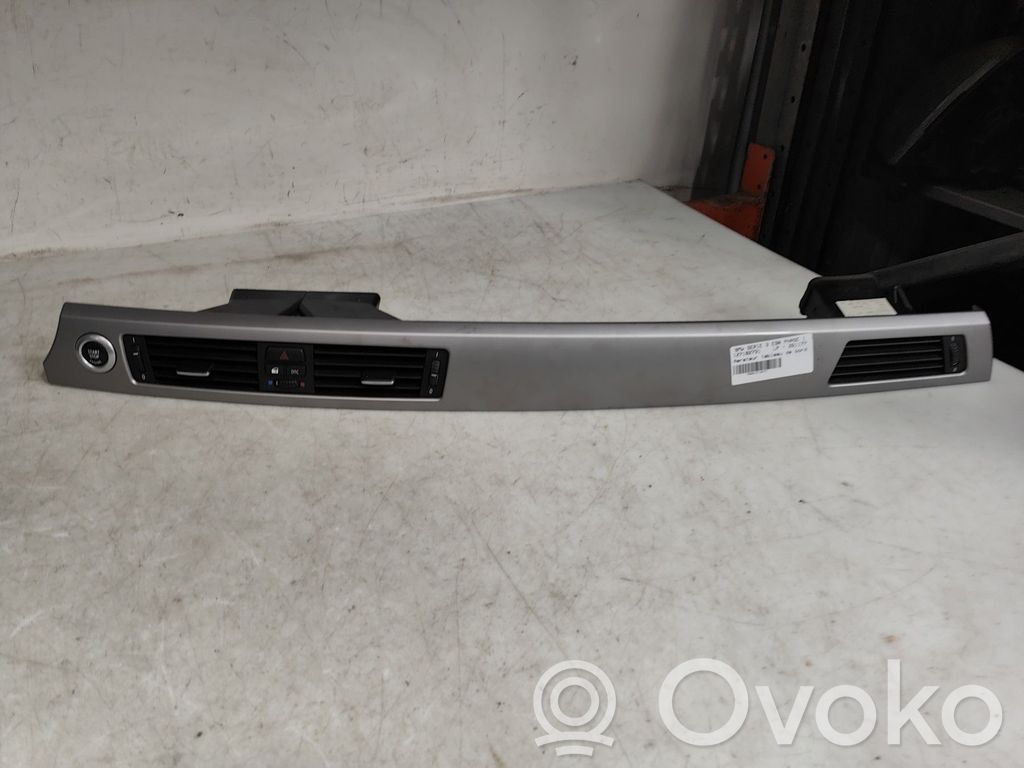 Rejilla de ventilación central del panel   64229130458
