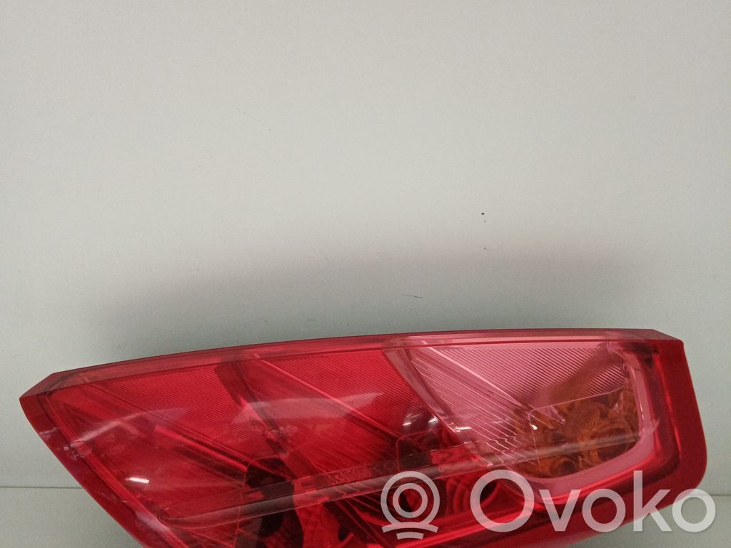 Fiat Grande Punto Lampă spate în caroserie 