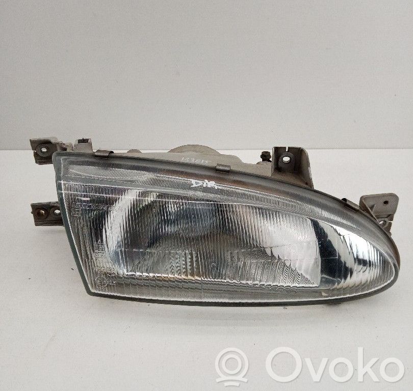Hyundai Accent Lampa przednia 