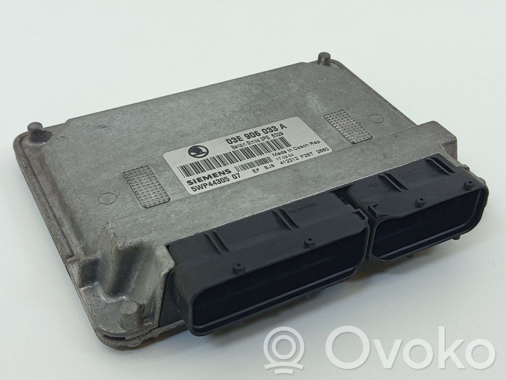 Engine control unit/module   03E906033A,5WP4430507,SIEMENS