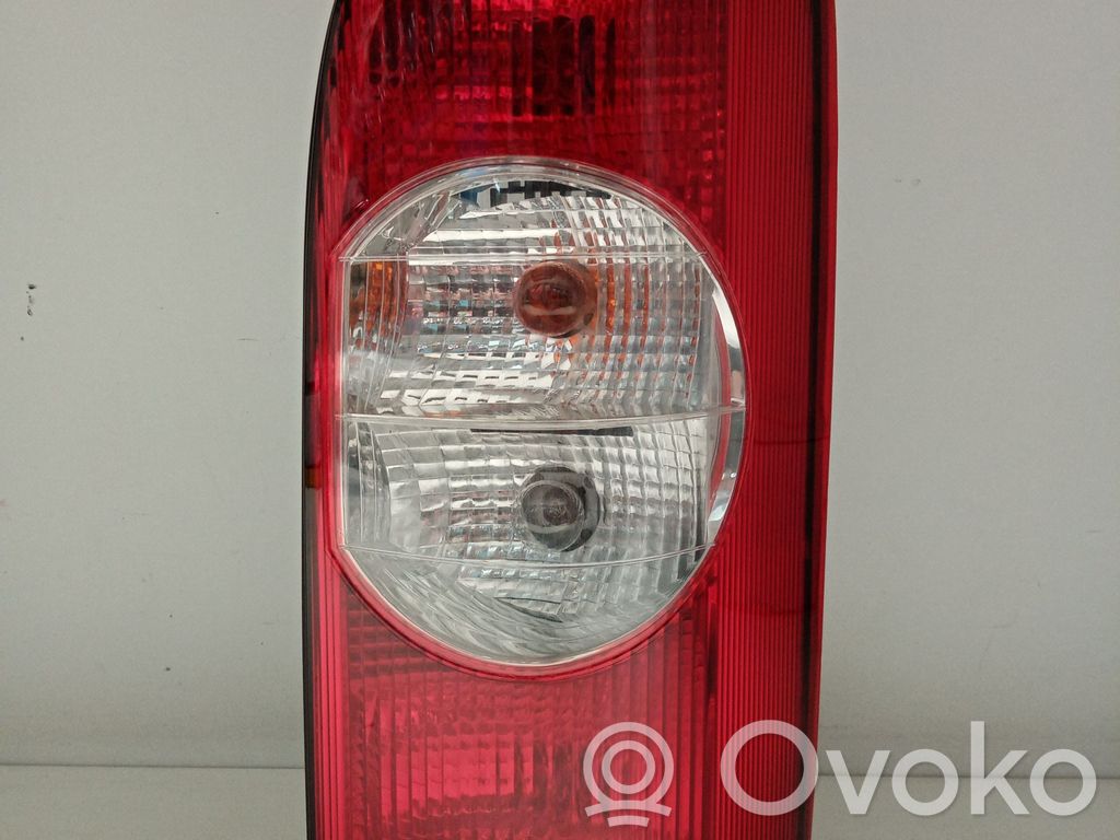 Rear/tail lights   085511945RB,04386364