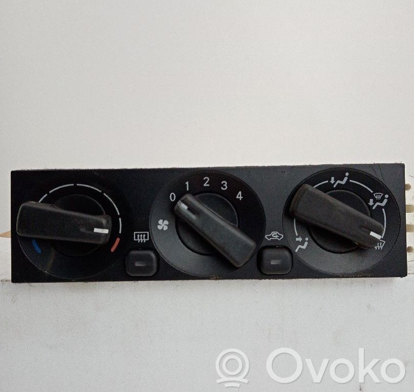 Mitsubishi Space Star Climate control unit 
