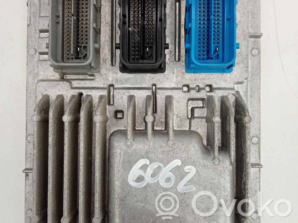 Opel Corsa E Engine control unit/module 