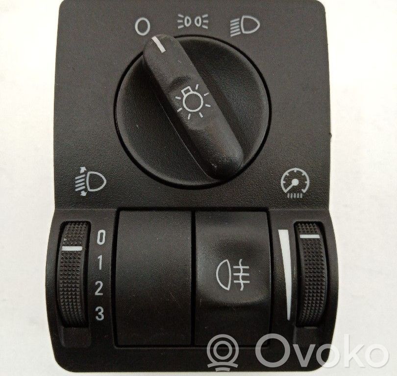 Lukturu slēdzis   9116613,0524119,PC