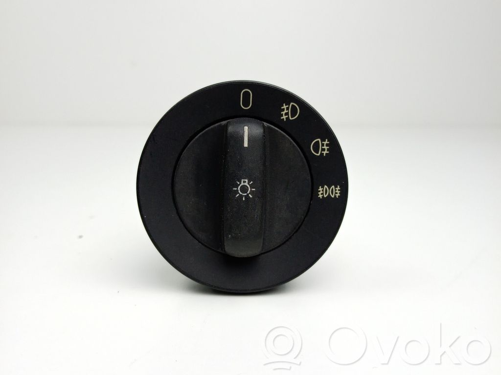 Lichtschalter   61318363684,530893,549392022