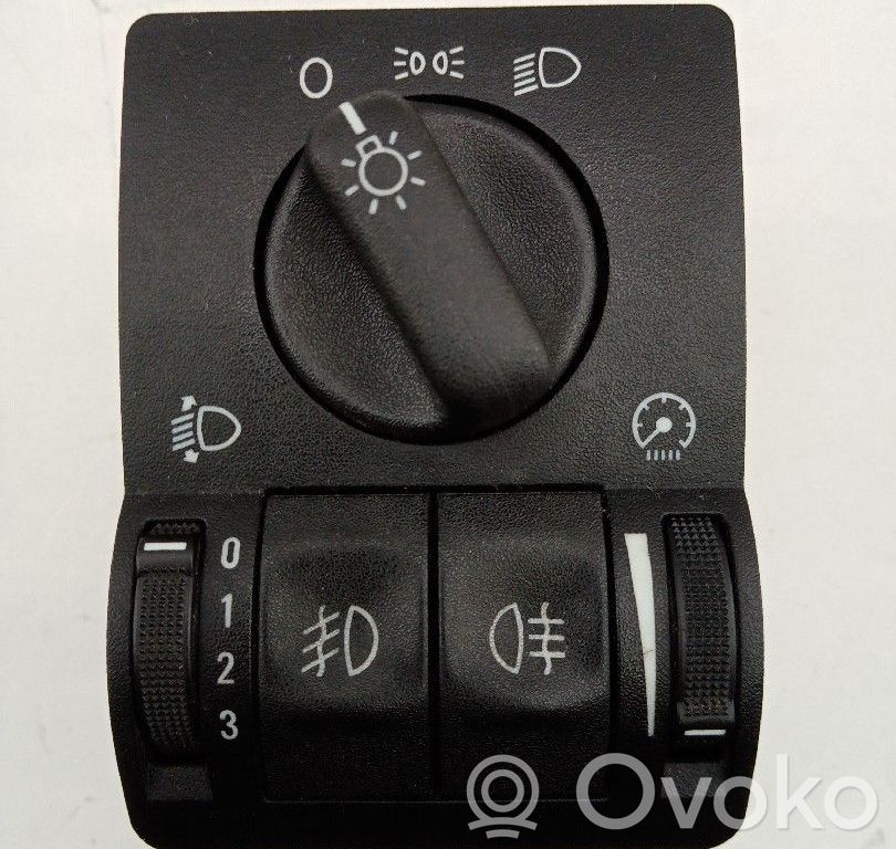 Opel Zafira A Light switch 