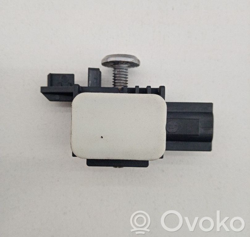 Airbag deployment crash/impact sensor   8200529572,1093075,140606,402444,BOSCH,DIR