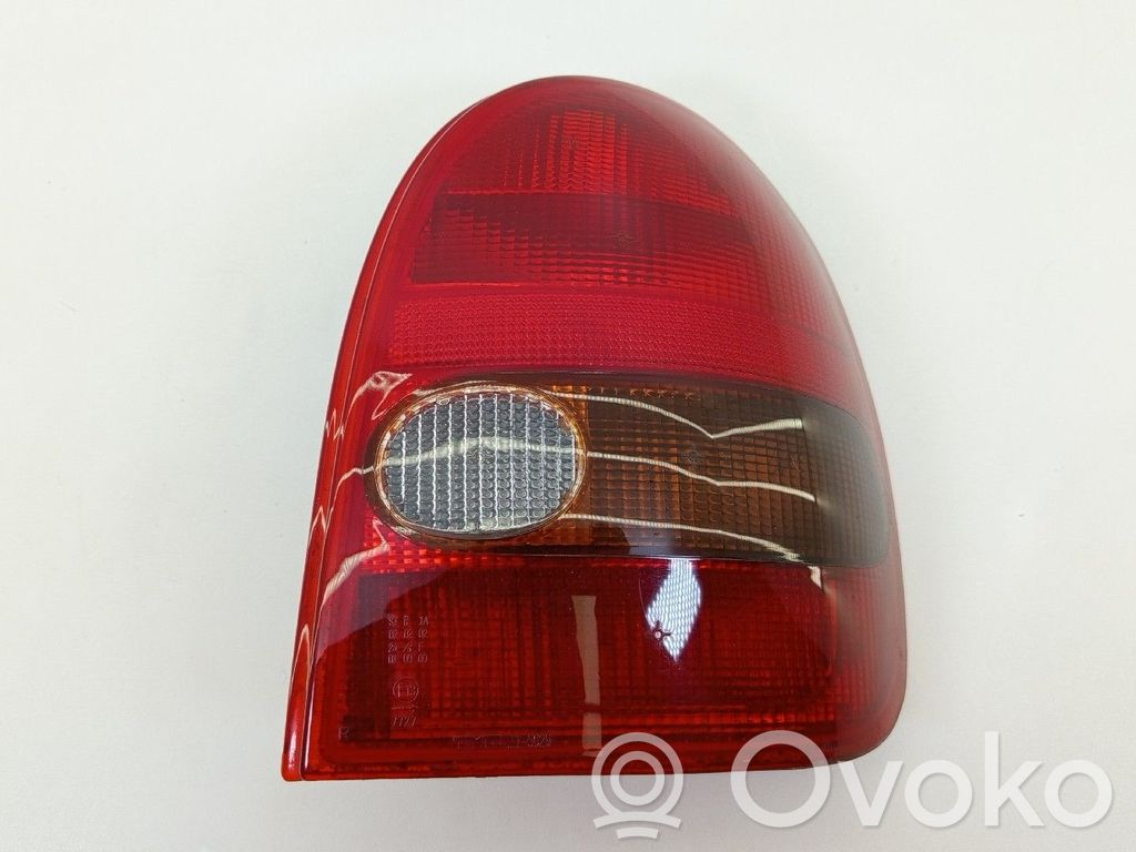 Opel Corsa B Lampă spate în caroserie 