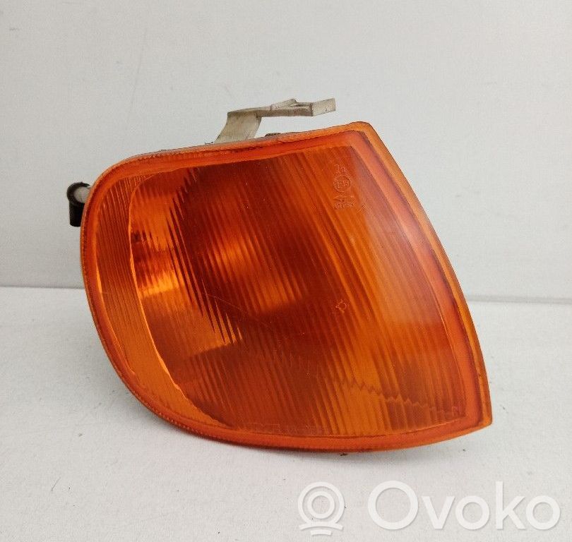 Volkswagen Polo III 6N 6N2 6NF Front bumper turn signal 